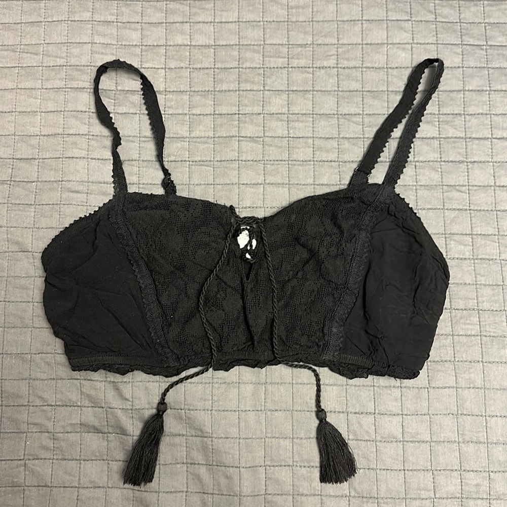 FOREVER 21 BRALETTE CROP TOP